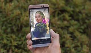 Illustration for article titled Leaked Demo Videos Show HTC's New Flagship Phone Up Close and In Action